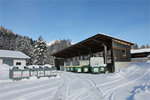 Werstoffhof der Gemeinde Stanzach im Winter